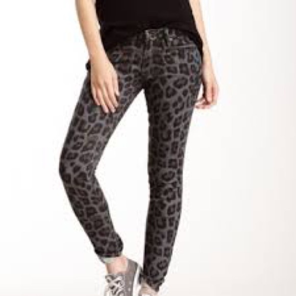 Mother the Looker jeans in paw (leopard) - Picture 2 of 11